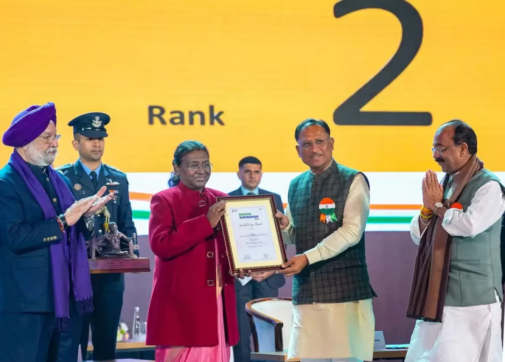 Chhattisgarh Chief Minister Vishnu Deo Sai received the award from the President.