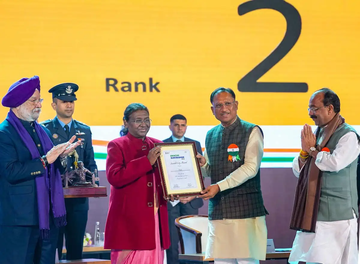 Chhattisgarh Chief Minister Vishnu Deo Sai received the award from the President.