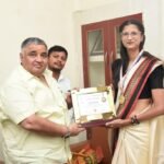 छत्तीसगढ़ की बेटी शिवानी सोनी ने रचा इतिहासअंतर्राष्ट्रीय गोल्फ खिलाड़ी ‘इंटरनेशनल बुक ऑफ रिकॉर्ड्स’ से सम्मानित प्रदेश की प्रतिभा का विश्व स्तर पर बढ़ा गौरव