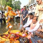 मुख्यमंत्री श्री विष्णुदेव साय ने जलेश्वर महादेव में किया जलाभिषेक