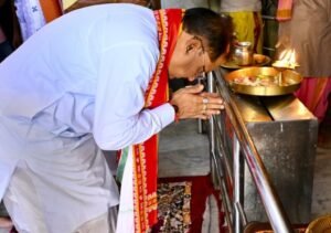 मुख्यमंत्री श्री विष्णुदेव साय हरिनाम संकीर्तन नामयज्ञ में हुए शामिल*श्री जगन्नाथ मंदिर में की पूजा-अर्चना, प्रदेशवासियों की सुख-समृद्धि और खुशहाली की कामना