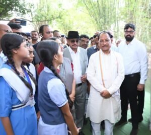 मुख्यमंत्री श्री विष्णु देव साय ने ‘कामयाबी वेन’ को दिखाई हरी झंडी : दूरस्थ गांवों के विद्यार्थियों तक पहुंचेगी डिजिटल शिक्षा की नई रोशनी