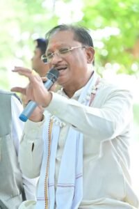 ग्राम कुशहा की चौपाल में मुख्यमंत्री विष्णु देव साय ने सुनी ग्रामीणों की समस्याएं*तेंदू, सतालू, चार और लीची का लिया स्वाद, पेयजल समस्याओं के त्वरित समाधान के दिए निर्देश