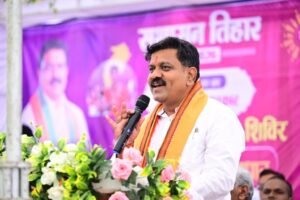 जनता की सेवा हमारा परम धर्म- उप मुख्यमंत्री श्री विजय शर्माखड़ौदाकला के सुशासन तिहार में नागरिकों के बीच पहुंचे उप मुख्यमंत्री श्री शर्मा