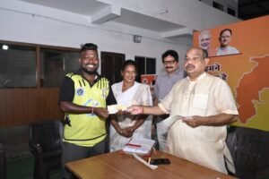 *मुख्यमंत्री स्वेच्छानुदान योजना के तहत क्रिकेट खिलाड़ियों को मिली आर्थिक सहायता, विधायक पुरन्दर मिश्रा ने किया चेक वितरण