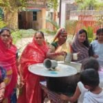 लक्की महिला स्व सहायता समूह द्वारा लस्सी वितरण कार्यक्रम आयोजित भीषण गर्मी को देखते हुए लक्की महिला स्व सहायता समूह द्वारा सोमेश्वर महादेव शिव मंदिर, बजरंग चौक मठपारा में राहगीरों के बीच शीतल लस्सी का वितरण किया गया