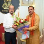 राज्यपाल श्री रमेन डेका से आज यहां लोक भवन में स्वास्थ्य एवं परिवार कल्याण मंत्री श्री श्याम बिहारी जायसवाल ने सौजन्य भेंट की।