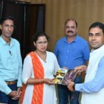 पर्यावरण संरक्षण की अनूठी मिसाल सिमगा की शिक्षिका ने बच्चों के साथ बनाए ‘सीड बॉल