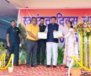 उत्कृष्ट कार्य और नवाचार के लिए छात्रावास अधीक्षक दंपत्ति सम्मानित