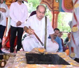 प्रधानमंत्री मोदी के जन्मदिवस पर पुरन्दर मिश्रा का सेवा संदेश, आंगनबाड़ी बच्चों को मिला उपहार