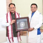 मुख्यमंत्री श्री विष्णु देव साय ने ओडिशा के मुख्यमंत्री श्री मोहन चरण माझी से की सौजन्य भेंट