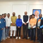 राज्यपाल श्री रमेन डेका से प्रदेश के उत्कृष्ट खिलाड़ियों ने की सौजन्य भेंट